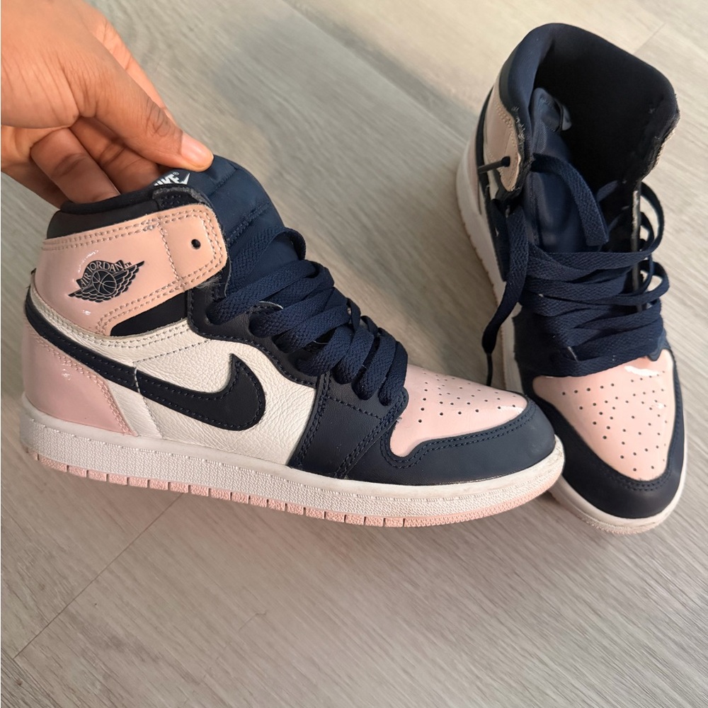 Jordan 1 Hight Retro “ Bubble gum “ Atmosphere High-Top Sneakers - Navy and Pink
